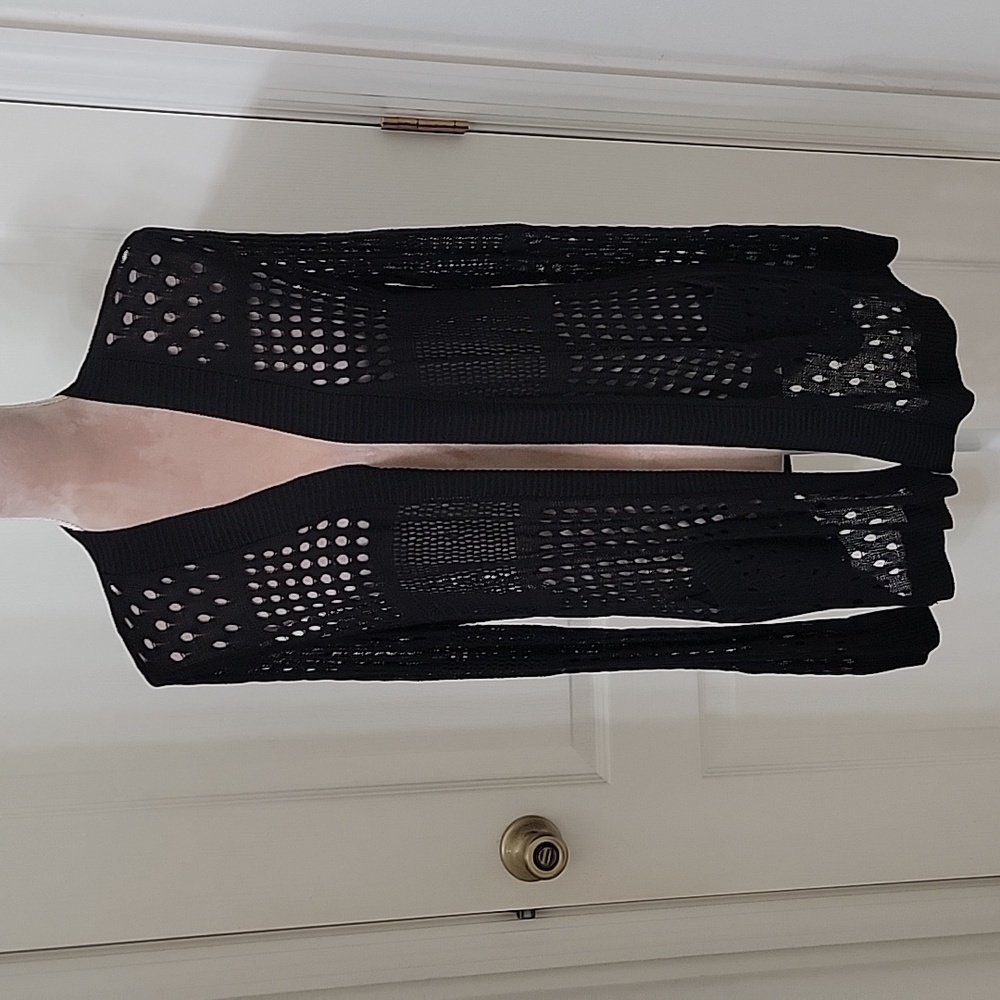Edgewater Lane, Size M Black Cardigan With Pockets.  Very Open Knit